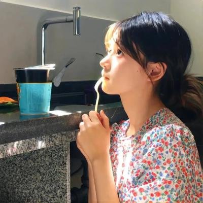 在你身边笑对明天